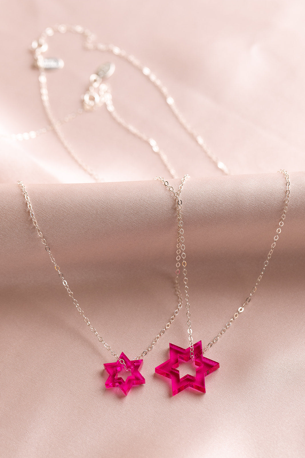 Petite Floating Magen Necklace - Magenta