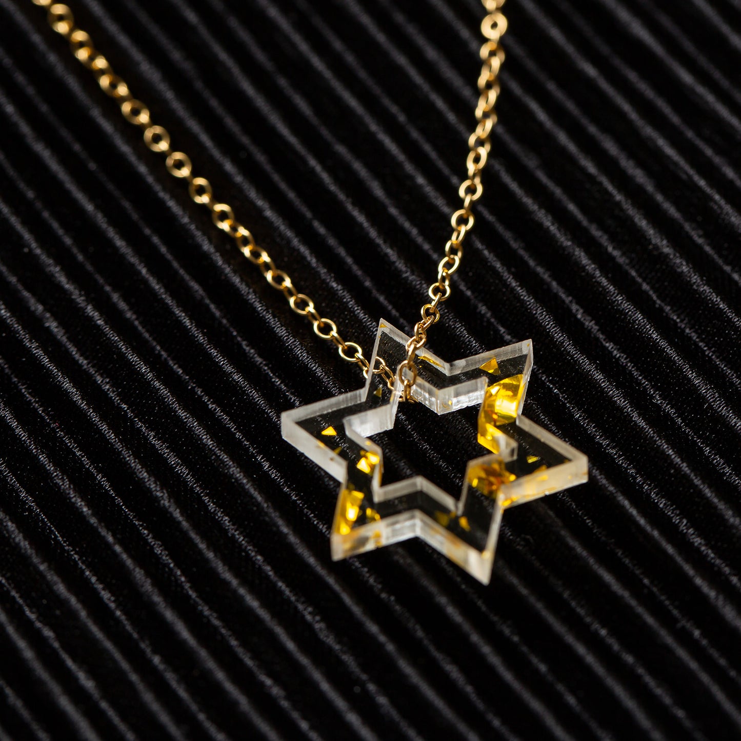 Floating Magen Charm (No Chain)