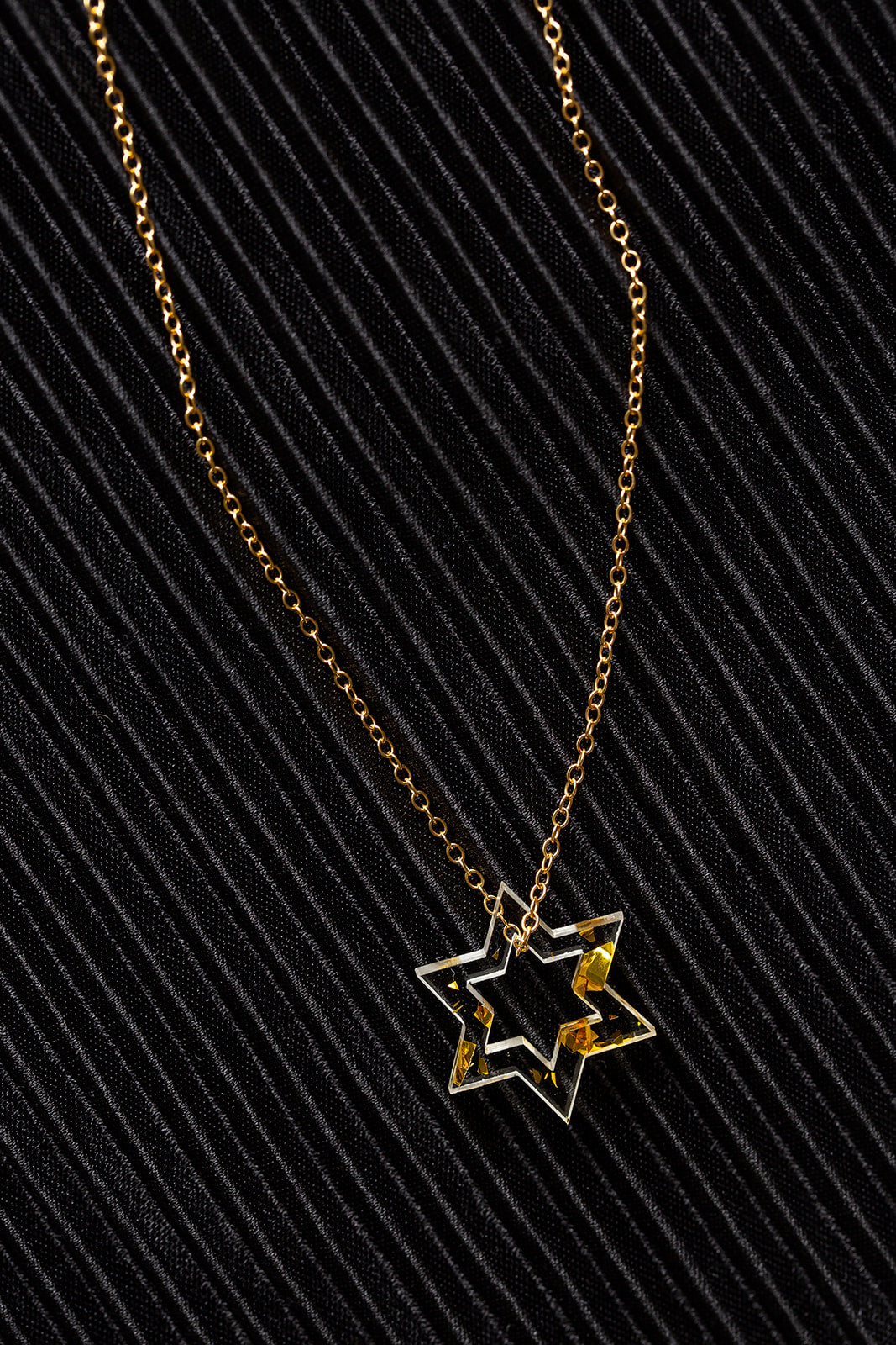 Floating Magen Charm (No Chain)