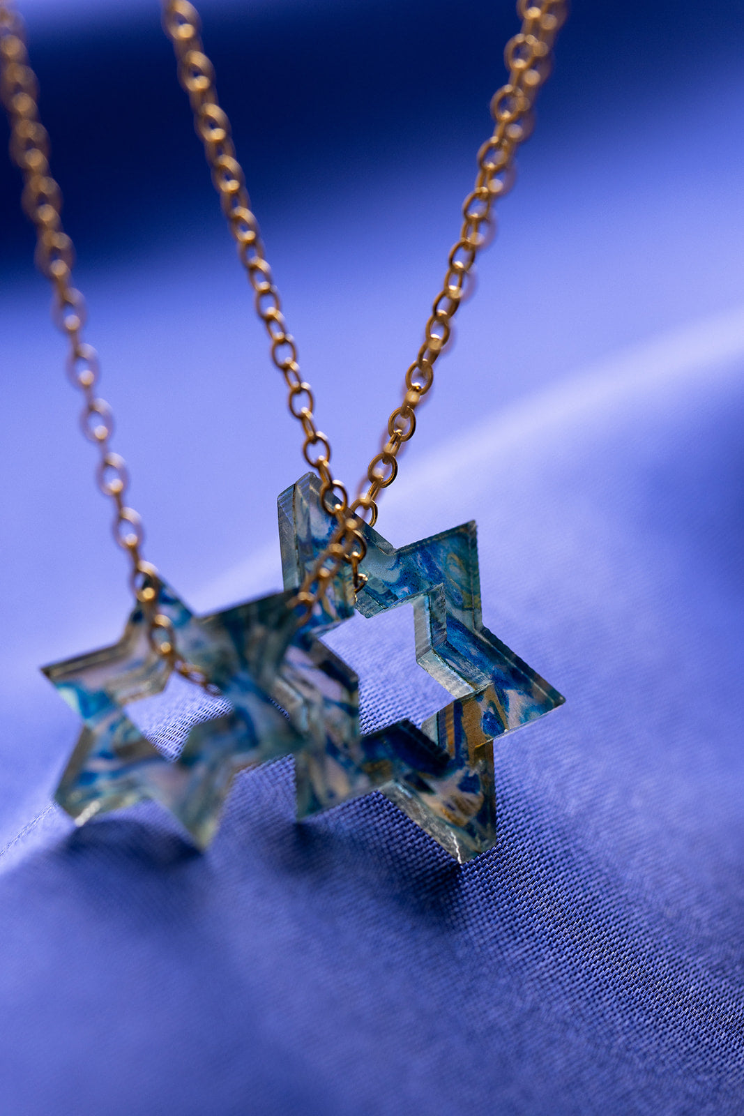 Floating star online necklace