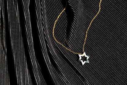 Floating Magen Charm (No Chain)