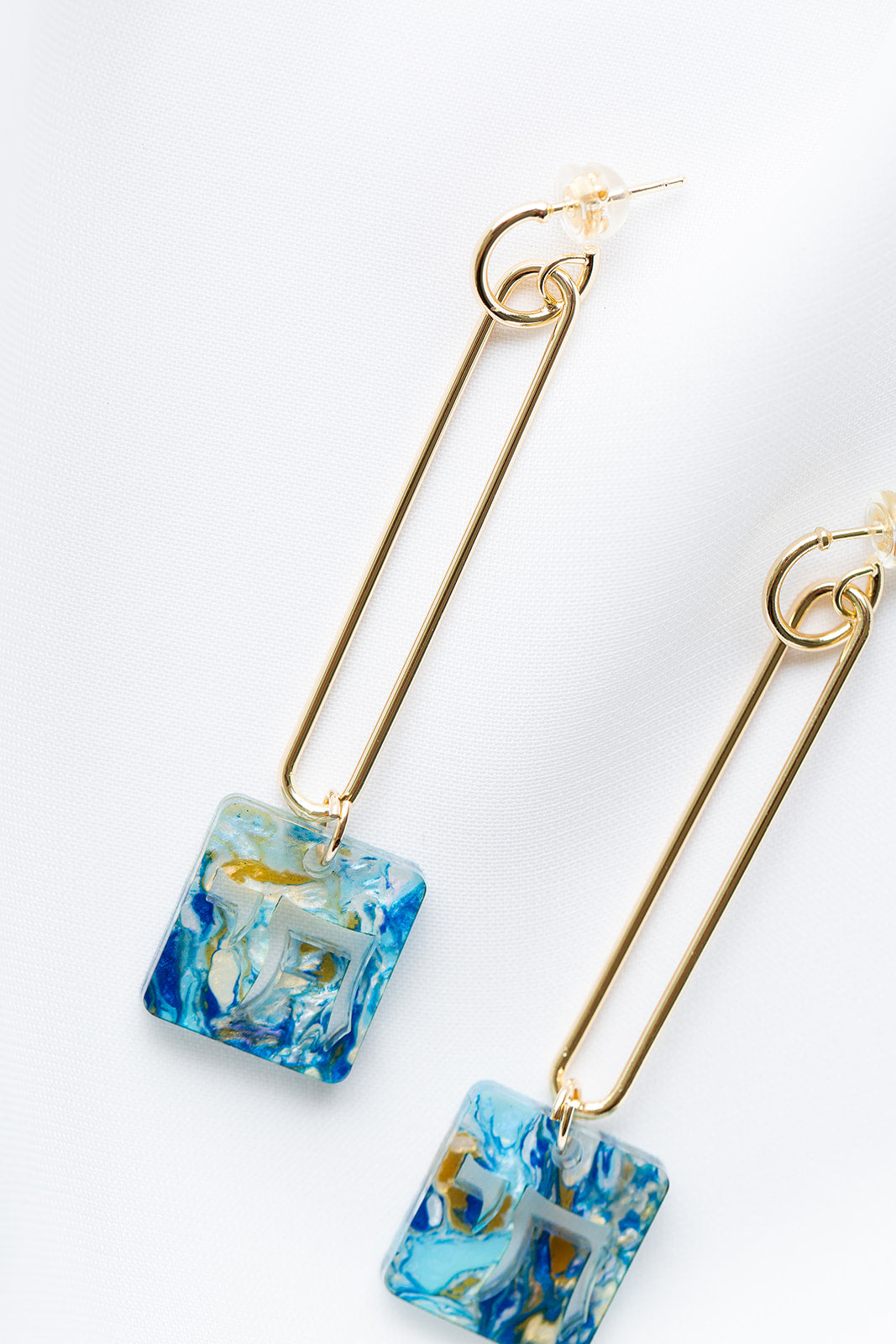 Chai חי Link Earrings Blue Marble